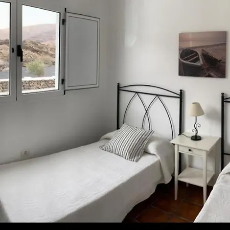 Casa El Charco * Orzola